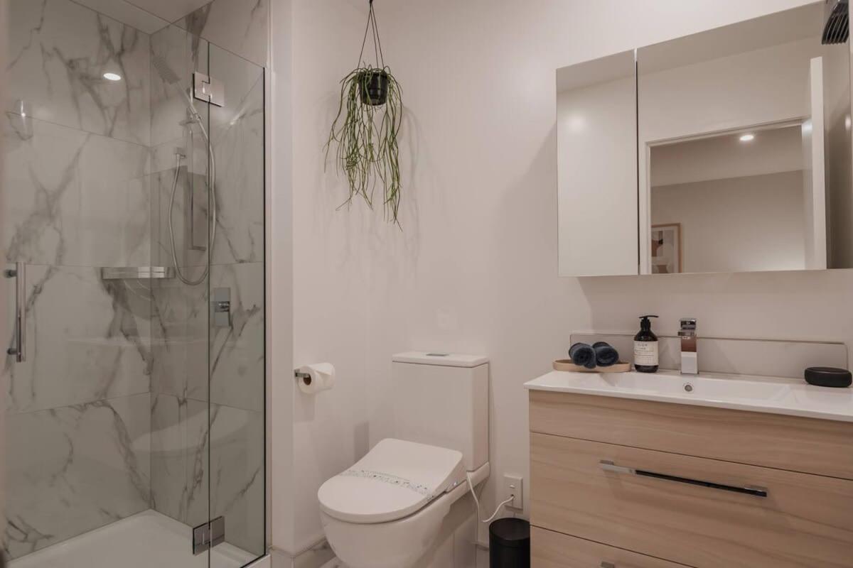 Casino Luxury Suite City Centre - Sleeps 5 Christchurch Buitenkant foto