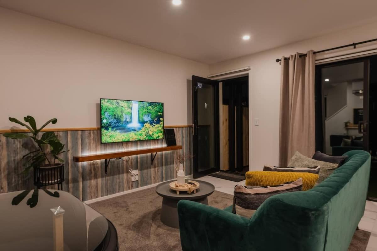 Casino Luxury Suite City Centre - Sleeps 5 Christchurch Buitenkant foto