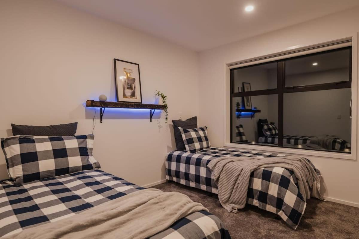 Casino Luxury Suite City Centre - Sleeps 5 Christchurch Buitenkant foto