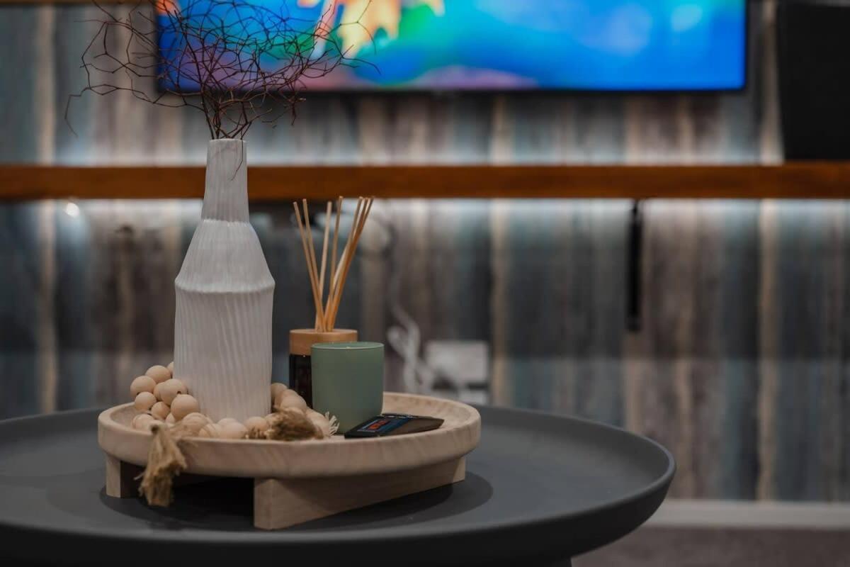 Casino Luxury Suite City Centre - Sleeps 5 Christchurch Buitenkant foto