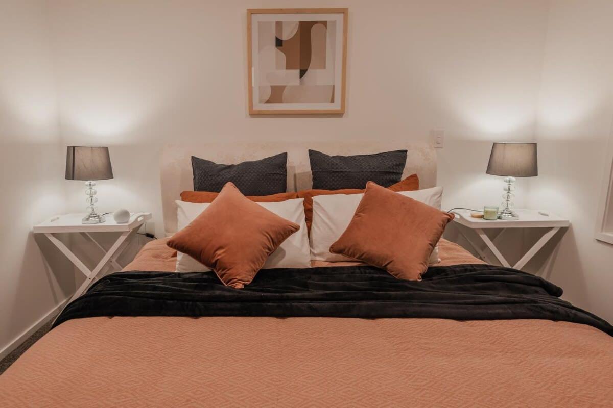 Casino Luxury Suite City Centre - Sleeps 5 Christchurch Buitenkant foto