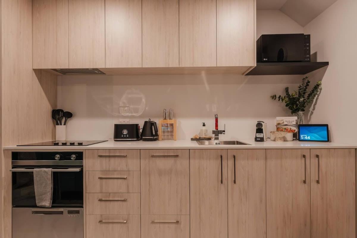 Casino Luxury Suite City Centre - Sleeps 5 Christchurch Buitenkant foto