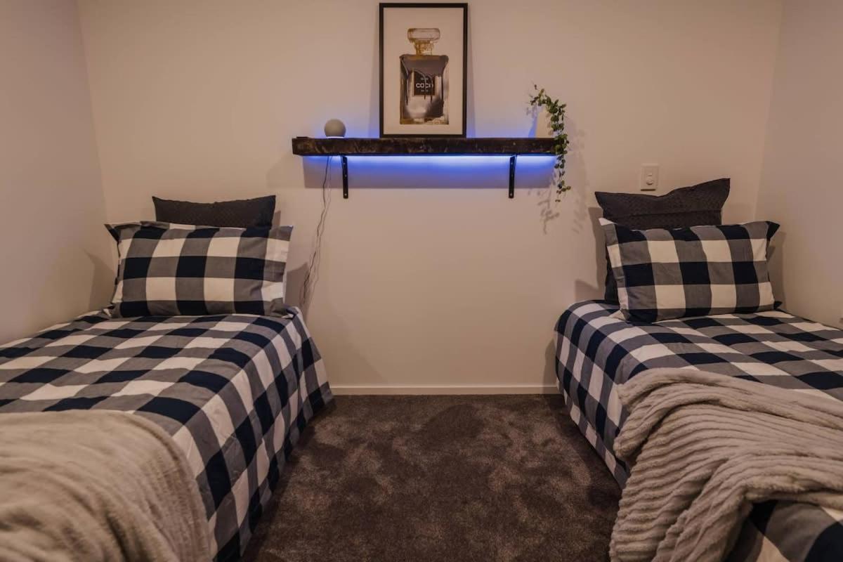 Casino Luxury Suite City Centre - Sleeps 5 Christchurch Buitenkant foto